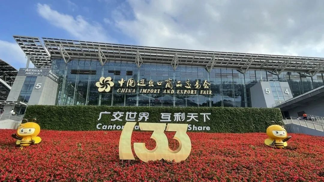 湖南保安服務,墻外高空清洗服務,湖南保利天創(chuàng)物業(yè)發(fā)展有限公司