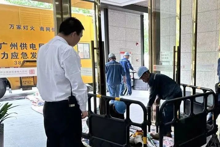 湖南保安服務,墻外高空清洗服務,湖南保利天創(chuàng)物業(yè)發(fā)展有限公司