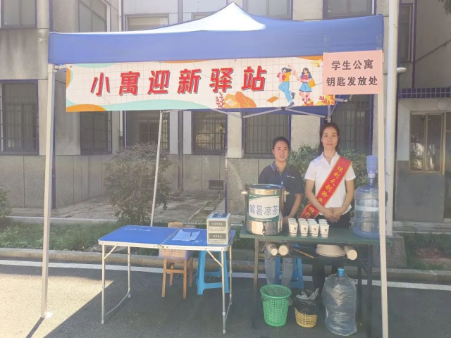 湖南保安服務(wù),墻外高空清洗服務(wù),湖南保利天創(chuàng)物業(yè)發(fā)展有限公司 湖南保安服務(wù),墻外高空清洗服務(wù),湖南保利天創(chuàng)物業(yè)發(fā)展有限公司