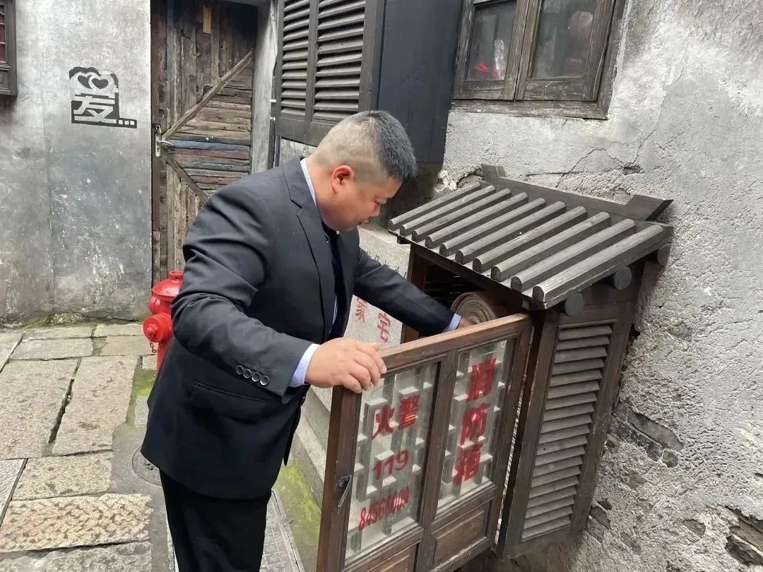 湖南保安服務,墻外高空清洗服務,湖南保利天創物業發展有限公司