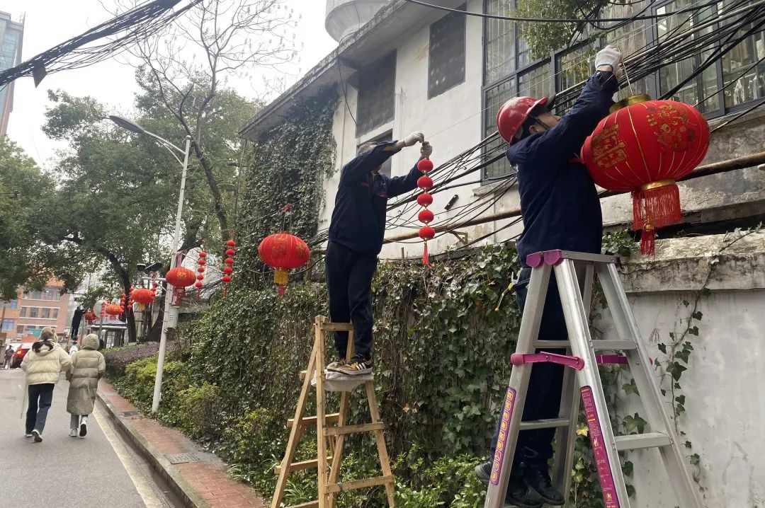 湖南保安服務,墻外高空清洗服務,湖南保利天創(chuàng)物業(yè)發(fā)展有限公司