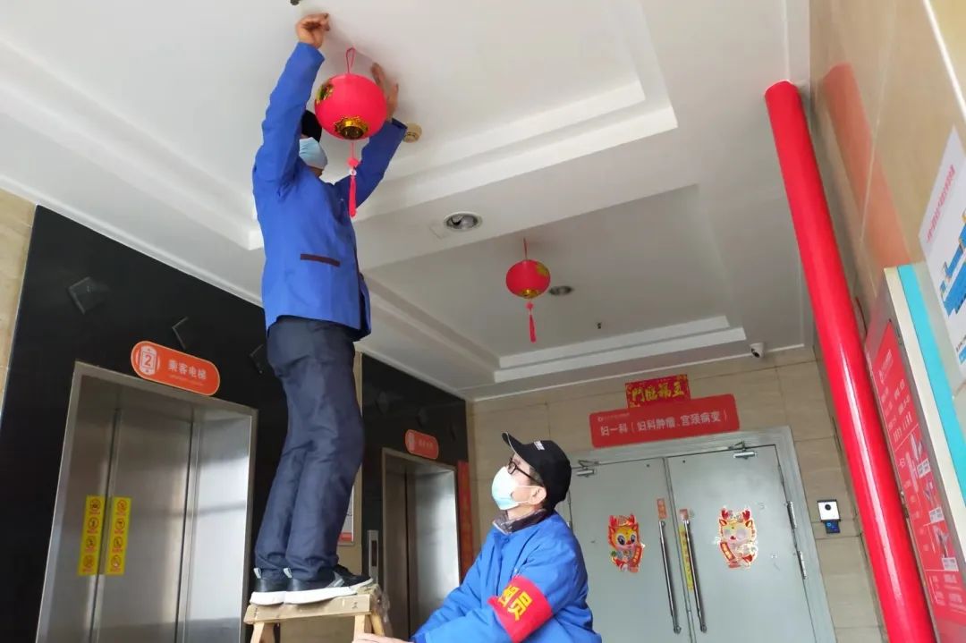 湖南保安服務,墻外高空清洗服務,湖南保利天創(chuàng)物業(yè)發(fā)展有限公司