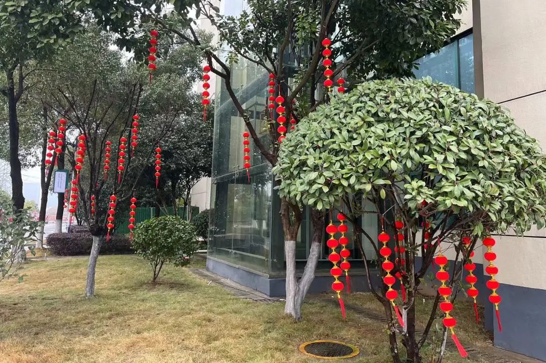 湖南保安服務,墻外高空清洗服務,湖南保利天創(chuàng)物業(yè)發(fā)展有限公司